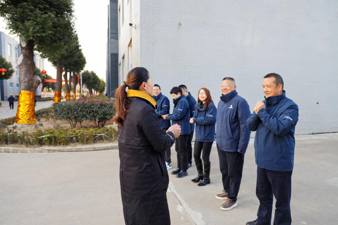董事長攜高管團(tuán)隊迎接員工開工大吉，共啟新程